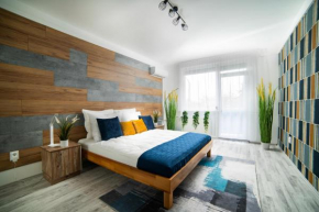 Comfort 18-- Elegant 3-Room Family Stay with Balcony & Kids' Space